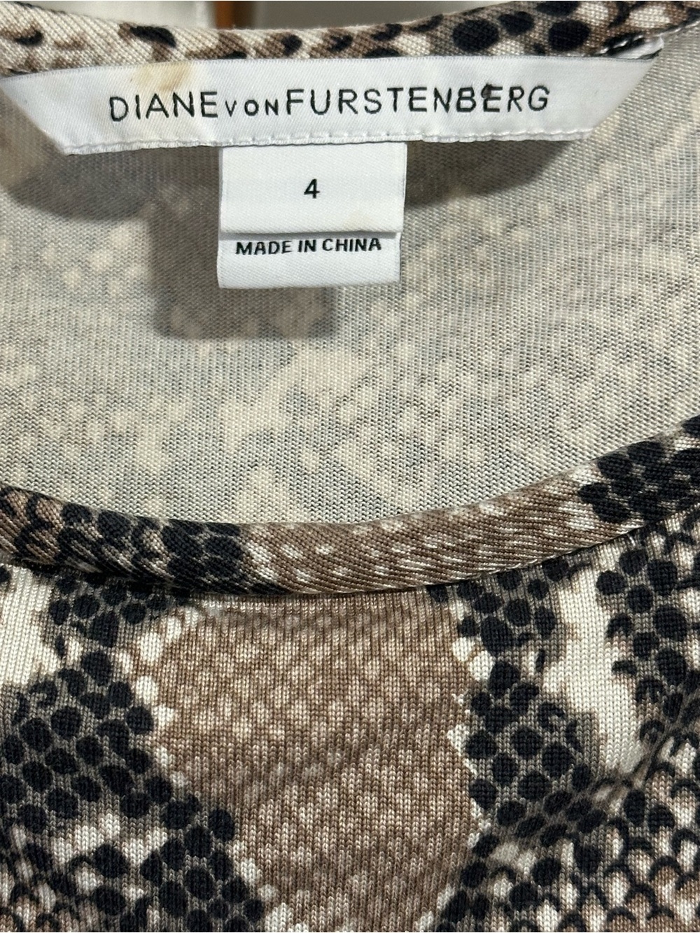 Diane von Furstenberg DVF faux wrap bodycon Y2K Snake-Print dress Beige/Black 4 - Picture 4 of 7